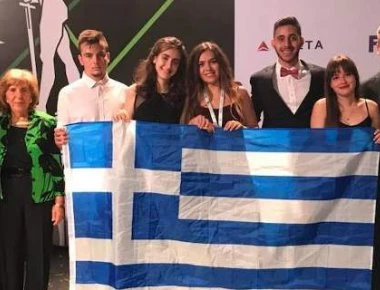 Μαθητές από την Καλαμάτα βραβεύτηκαν σε Ευρωπαϊκό διαγωνισμό - Το «έξυπνο κράνος» τους χάρισε το βραβείο! (εικόνες)